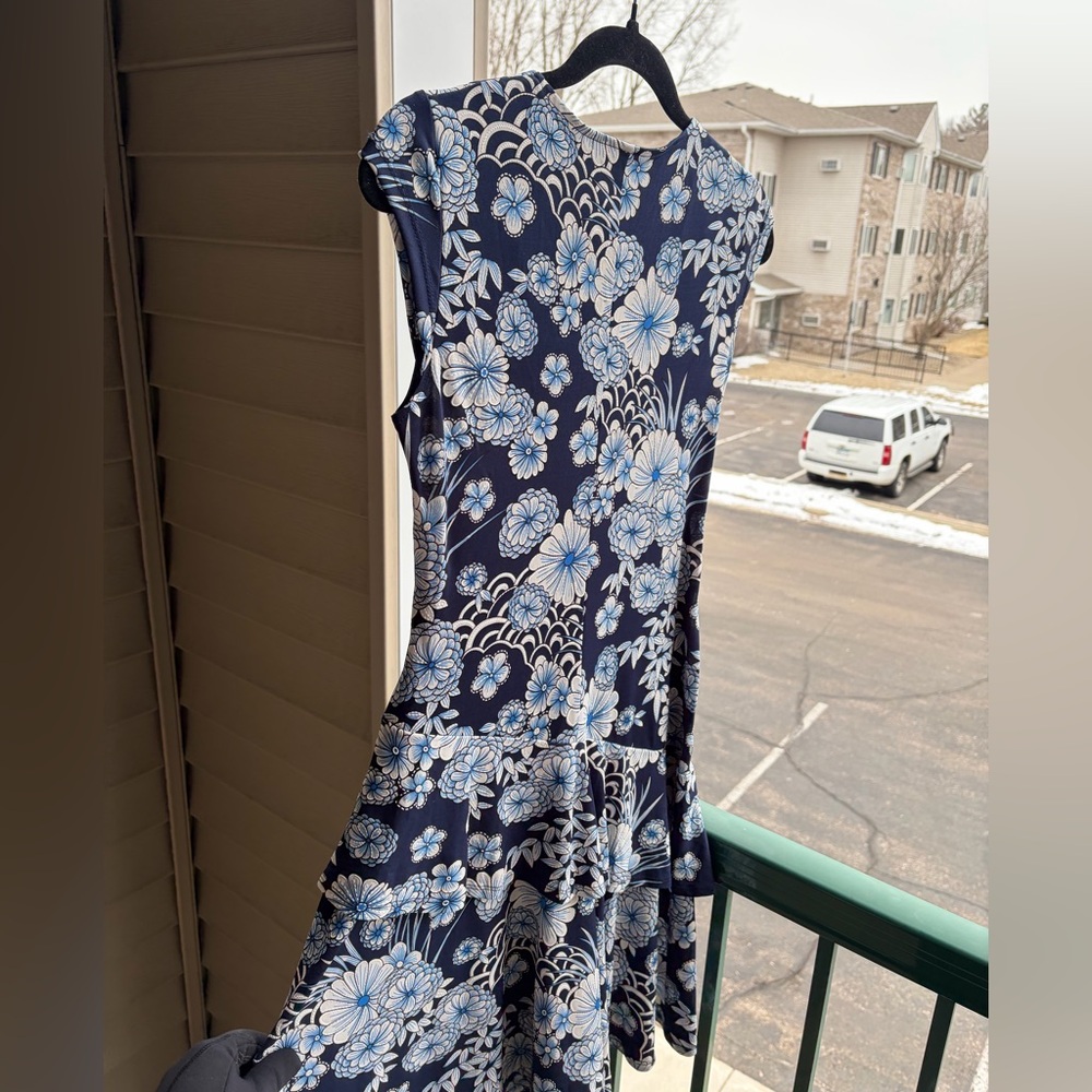 🆕Signature by Robbie Bee Blue Floral Faux Wrap Dress Petite Small PS Ruffle Midi - Picture 6 of 16